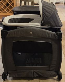 Pamo Bebe Pack and Play 4-in-1