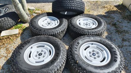 (5) 17" Ford Bronco Heritage OEM 2025 2026 wheels and tires
