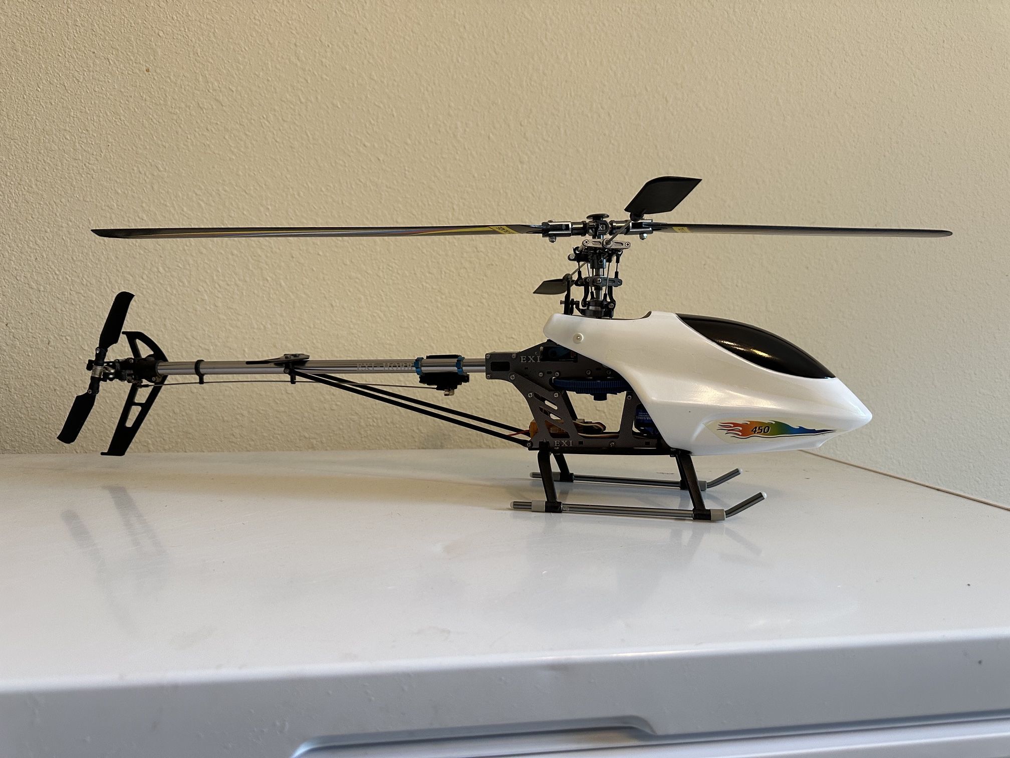 R/C HELICOPTER 