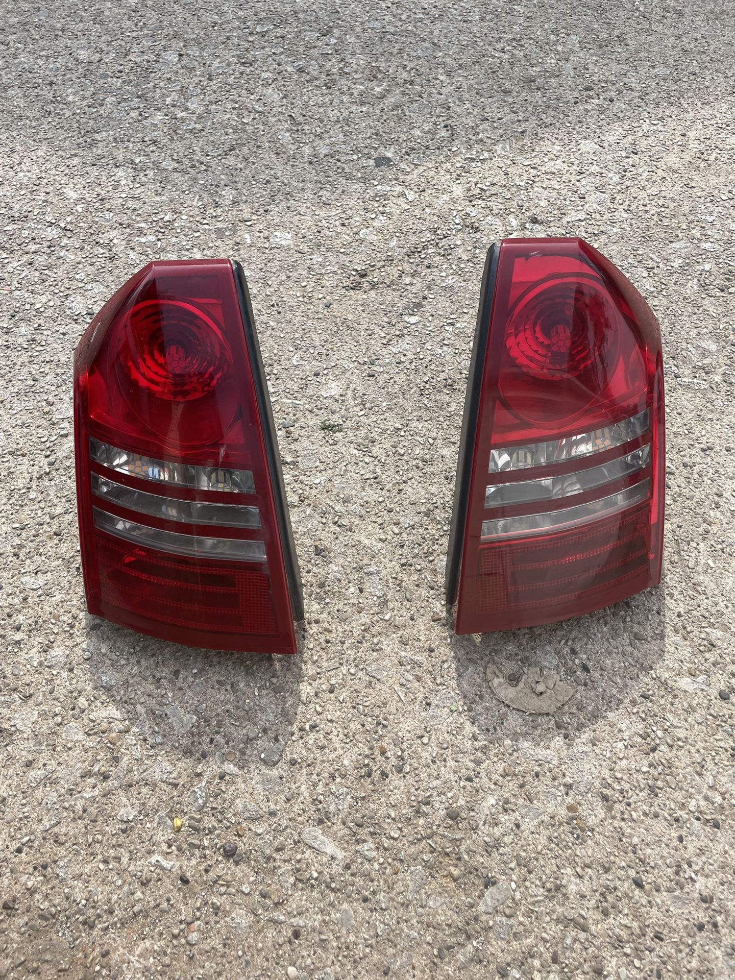 2007 Chrysler 300c Tail lights