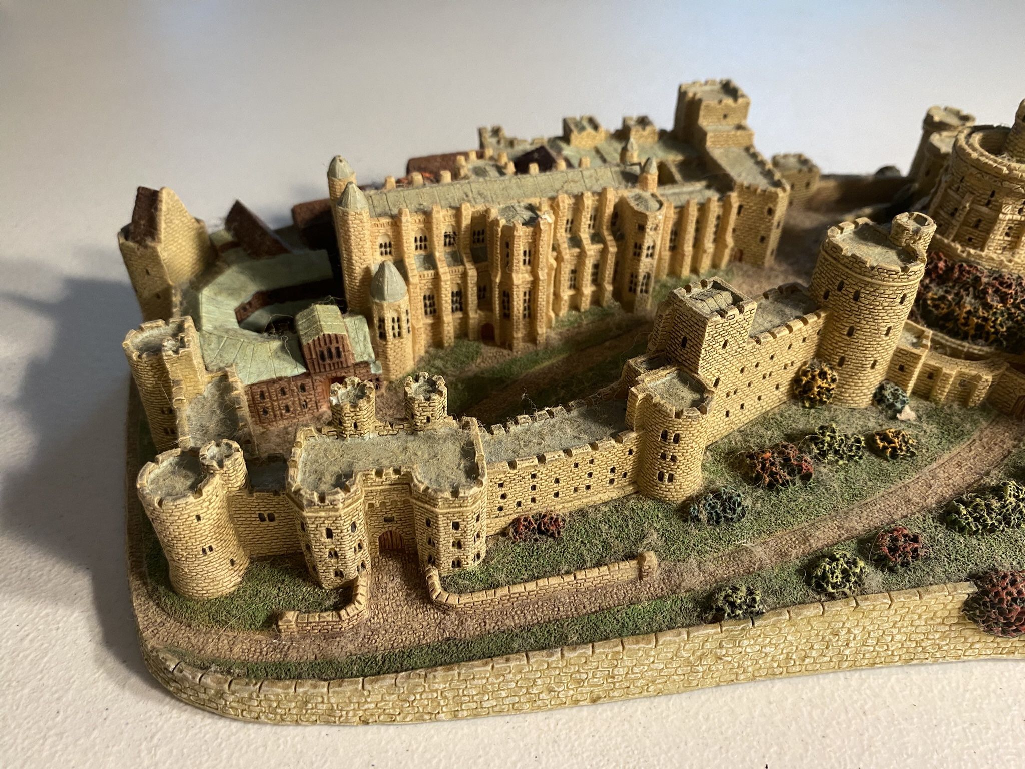 Windsor Castle – Danbury Mint Collection 18X8 Must Have