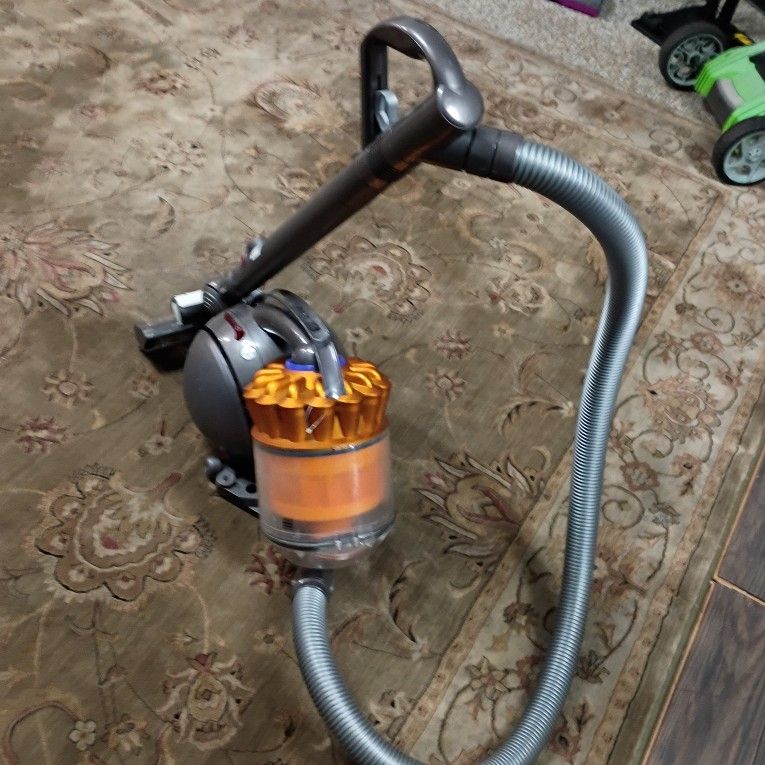 Canister Vacuum Cleaner 