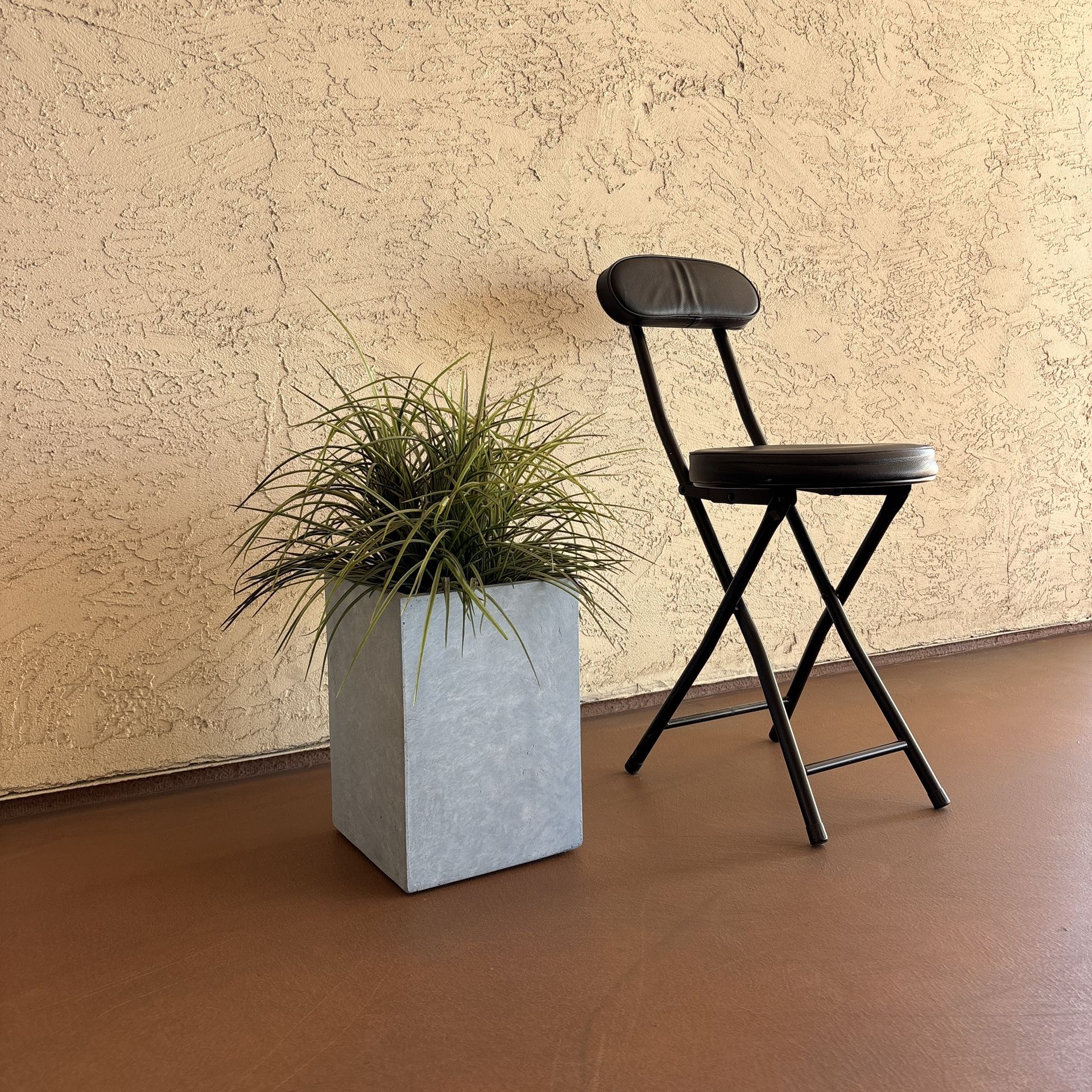 Heavy Metal Planter and Artificial Plant