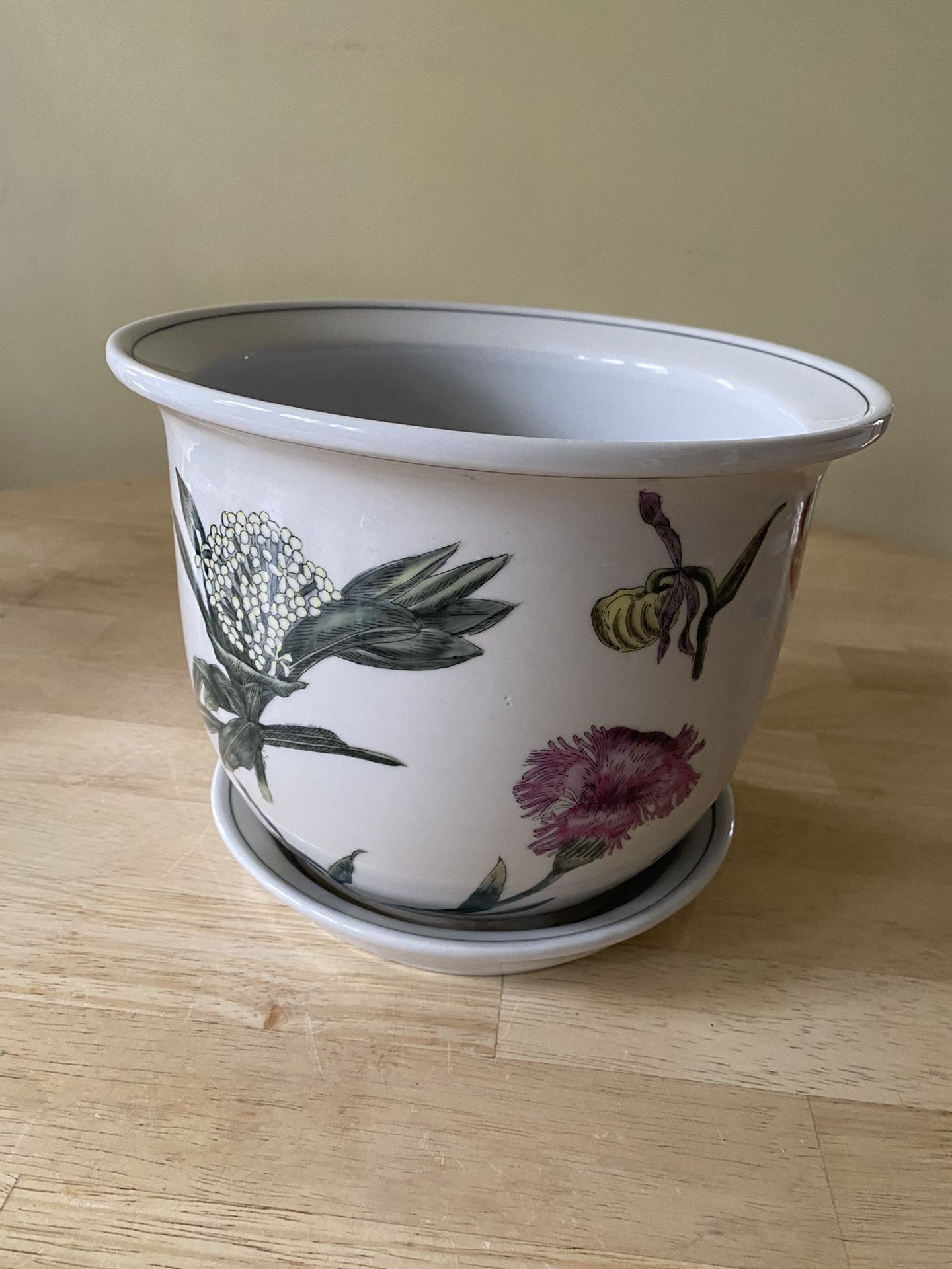 Floral Ceramic plant pot with water hole and dish