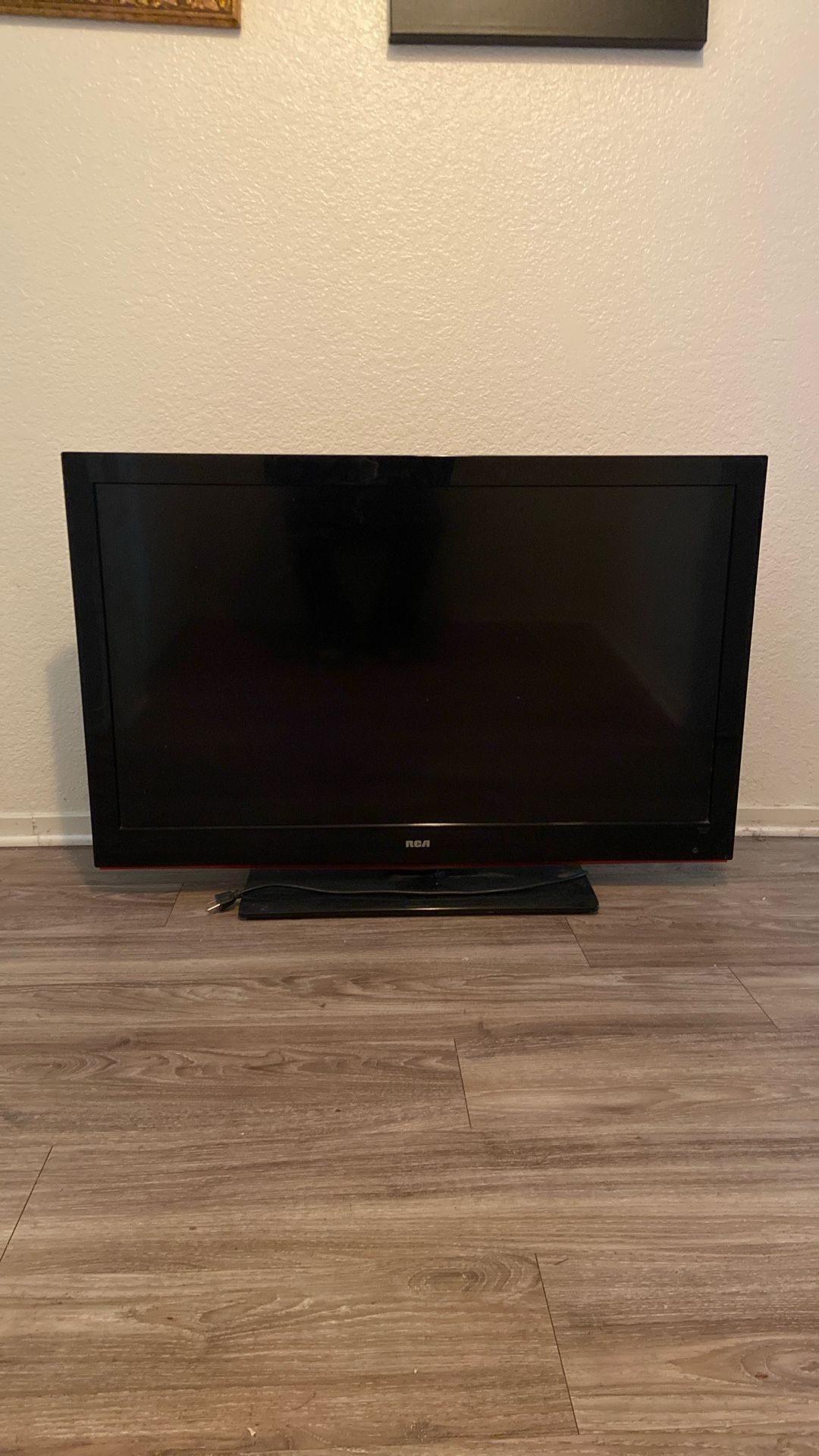 45 Inch TV *missing Remote Con