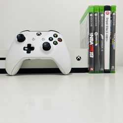 Xbox One S (512GB) + 5 Xbox Games