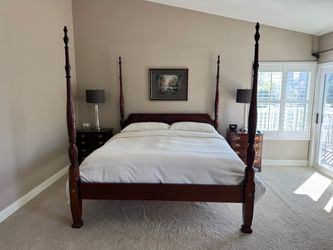 Thomasville Mahogany Collection California King Poster Bed Set – Matching Nightstands, Dresser & Mirror