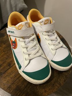Boys Size 2.5 Nike