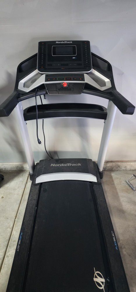 NordicTrack 2450 commercial treadmill