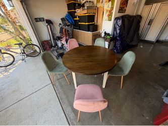 Farmhouse table and modern chairs !!
