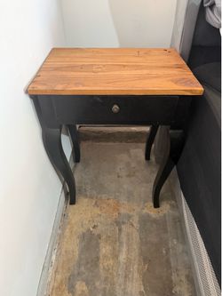 Very nice side table with drawer