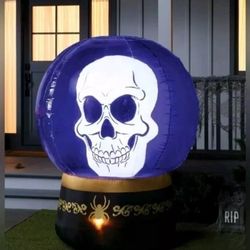 ✨️ $65 W0831 5.5' LED Animated Turning Skull Globe Halloween Inflatable Yard Decoration Head A38