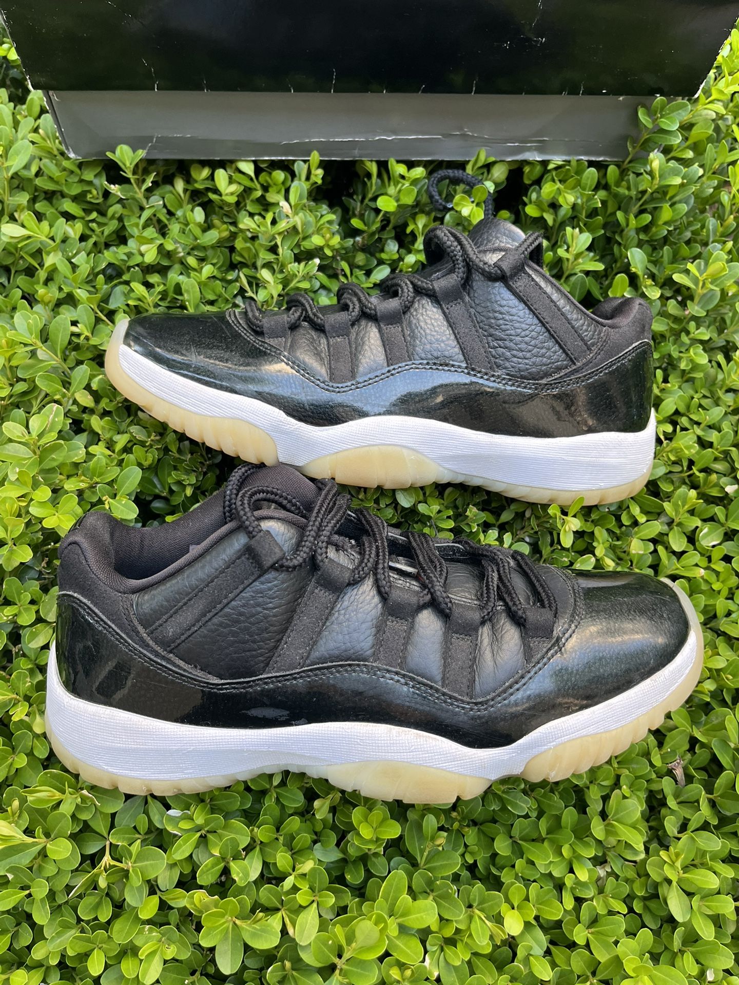 Size 8.5 - Jordan 11 Retro Low 72-10