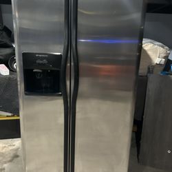 Frigidaire Refrigerator