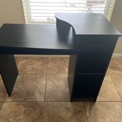 Medium Desk (Black)