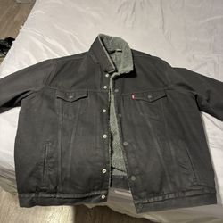 Black Men's Regular Fit Sherpa Denim Trucker Jacket