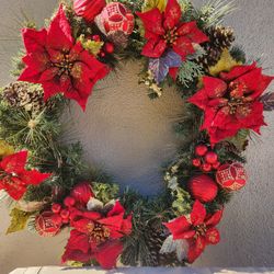 Gorgeous 28-in Diameter Christmas Wreath