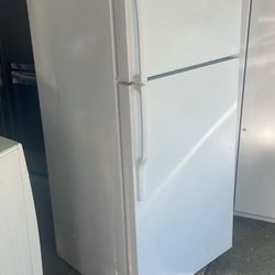 GE Top Freezer Refrigerator Works Great 👍 Travaja Excellente