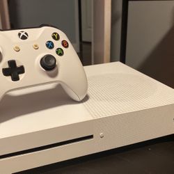 Xbox One S with Controller 