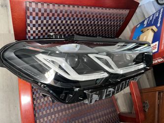 2023 BMW 530i Passenger Side Headlamp