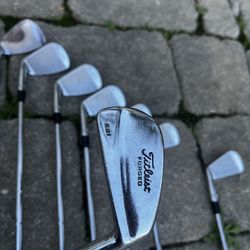 Titleist 681 Golf Iron Set *Tiger Woods*