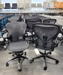 BRAND NEW HERMAN MILLER REMASTERED AERON SIZE B ONYX COLOR POSTURE-FIT SL Thumbnail