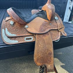 Circle Y Western Saddle 