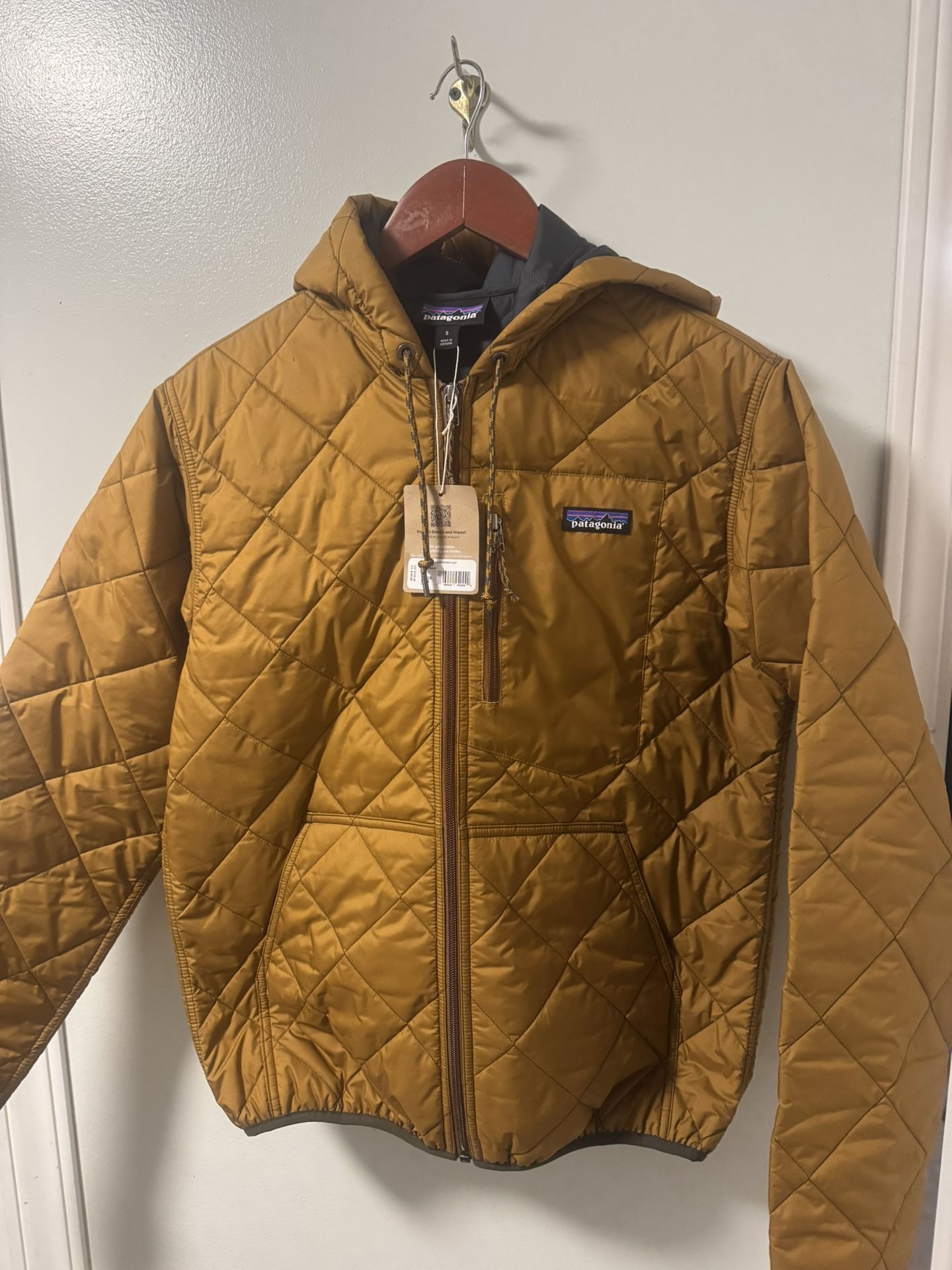 Patagonia Men’s Diamond Quilted Bomber Hoody Jacket Shelter Brown Small Brand New