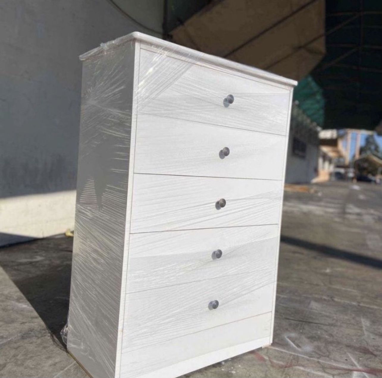 New White 5 Drawer Dresser