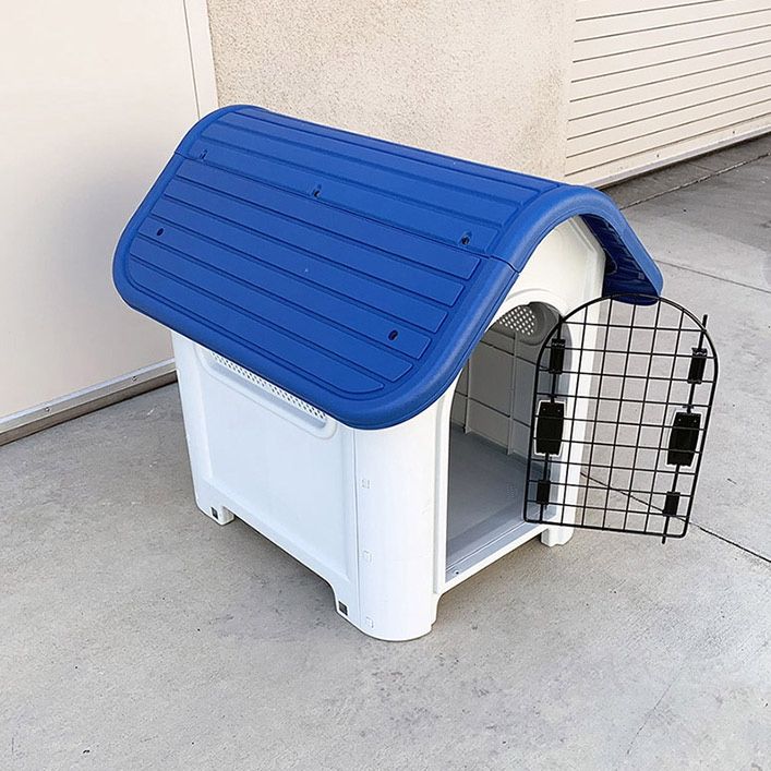 (Brand New) $50 Small Dog House w/ Door, Waterproof Plastic Indoor Outdoor Shelter Cage Kennel 23x30x26 inches