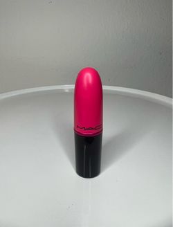 M•A•C Candy Yum Yum Pink Matte Lipstick Stick Formulation