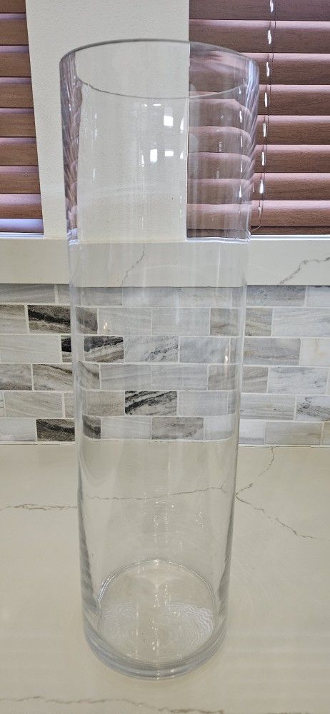 Tall Cylinder Clear Glass Flower Centerpiece Vase (H:20", D:6"), New Never Used.