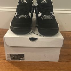 Jordan 4 Retro *NEW*