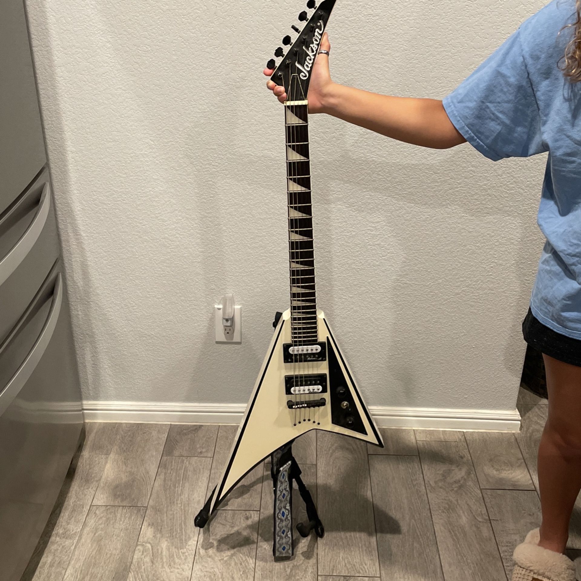 Jackson Rhoads Flying V Guitar