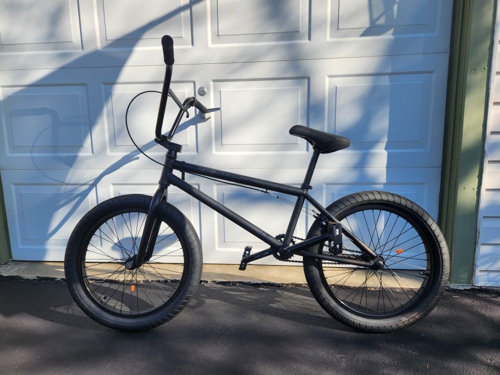 2025 Kink Whip BMX Bike (New)
