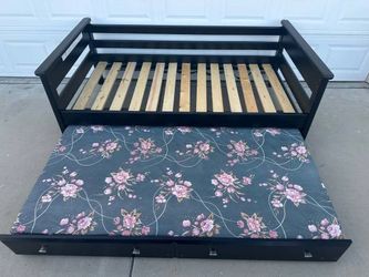 Hard Wood Twin Size Frame with Trundle bed