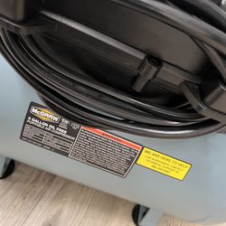 Small air compressor