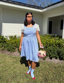 Dorothy Custom