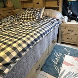 Platform Bed Set w/ Storage