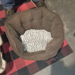 Small Round Pet Bed – Brown with Plush Center