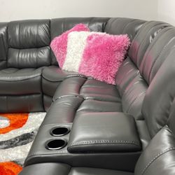BEAUTIFUL GRAY OR BLACK LEATHER GEL SECTIONAL WITH 3 RECLINERS.. 