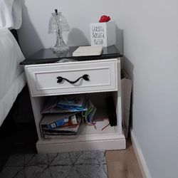 Marble Top Set Of 2 Night Stands