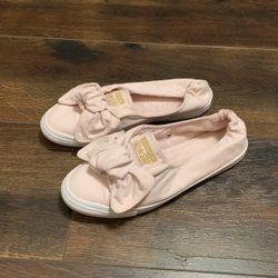 Women’s Bow Converse 