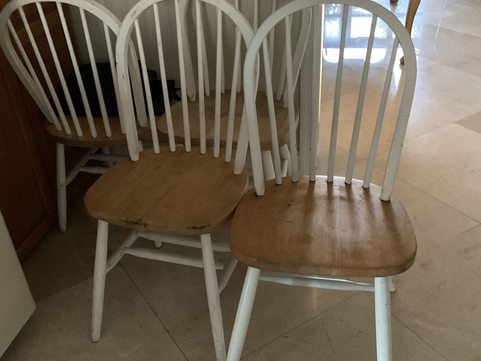 (4) White Chairs 4/$20