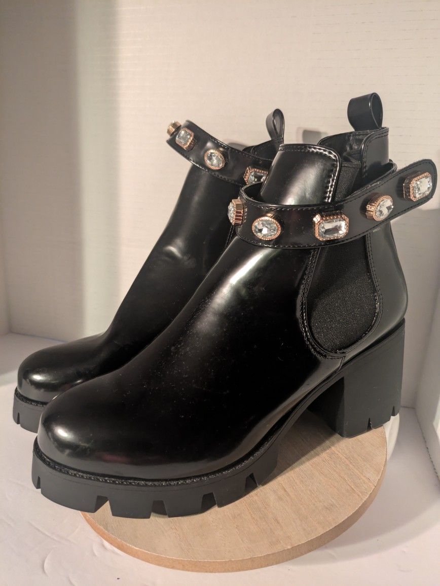 Azela Wang Boots with rhinestones