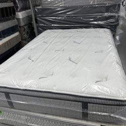 QUEEN SIZE PARAMOUNT HD PILLOW TOP MATTRESS & BOX SPRING BED SET