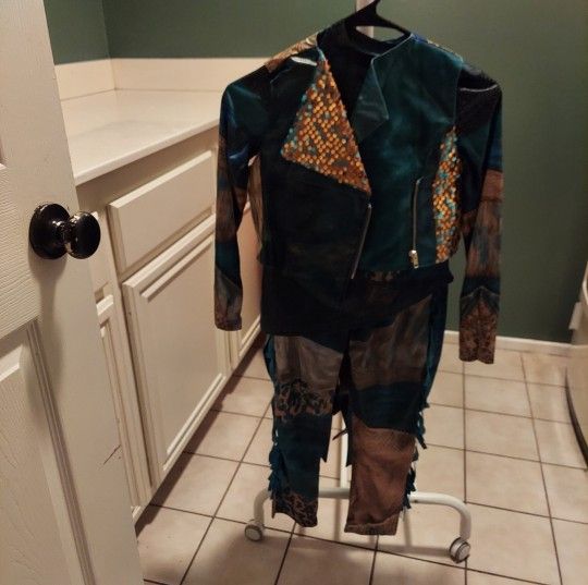 Uma Halloween Costume