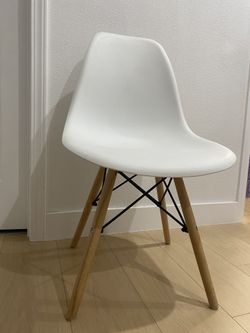 Aesthetic White Chair