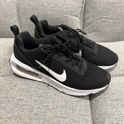 Womans Nike Sneakers Size 9