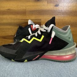 LeBron 18 Low